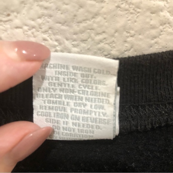 DISNEY sweatshirt with Lion King characters.  Size XL - Picture 6 of 6